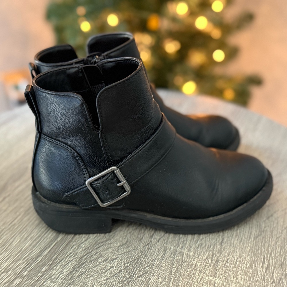2 Pair - Girls Black Boots - Art Class - Size 1 - Picture 4 of 8